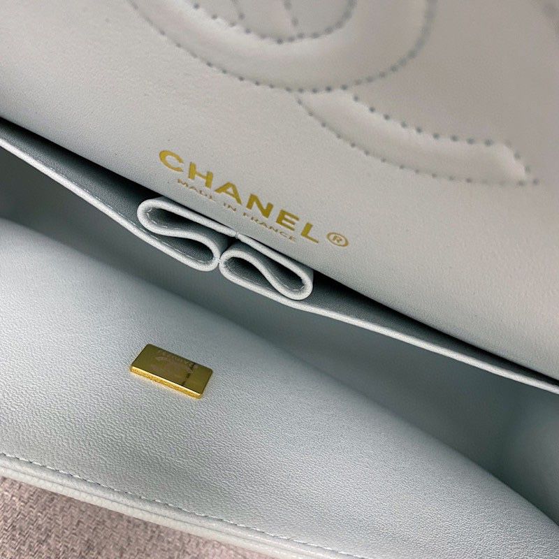 chanel classic flap bag
