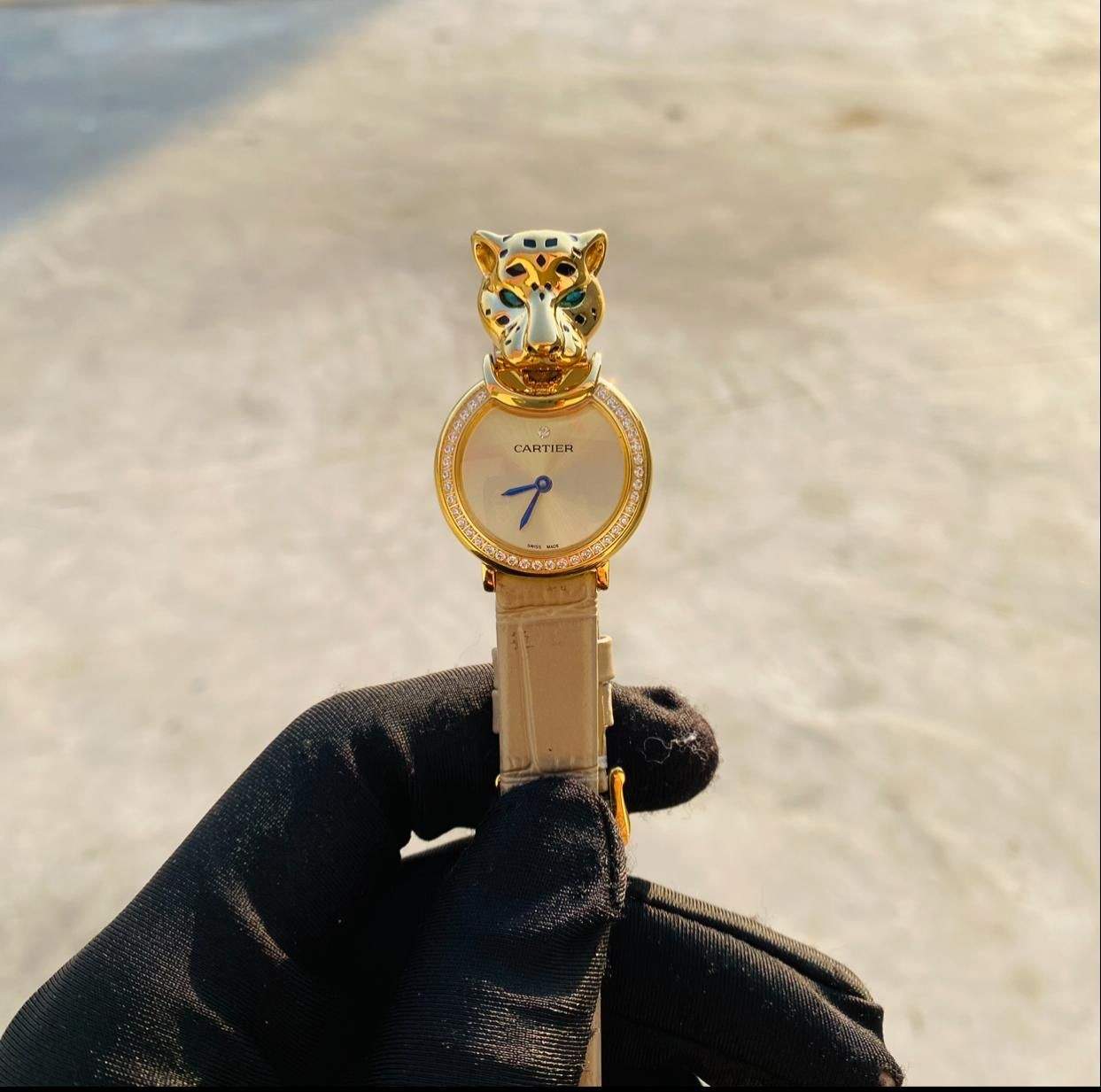 cartier La Panthere watch