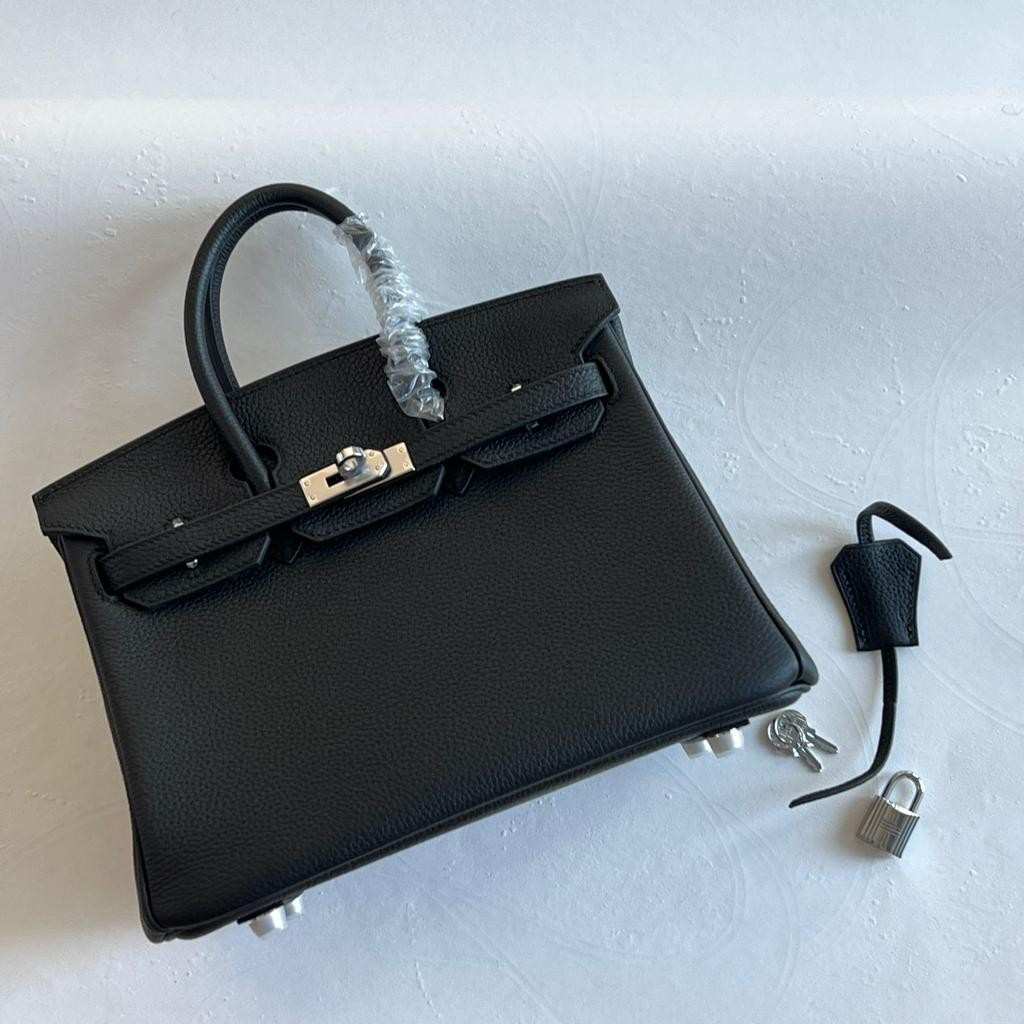 Hermes Birkin 25 Leather Handbag