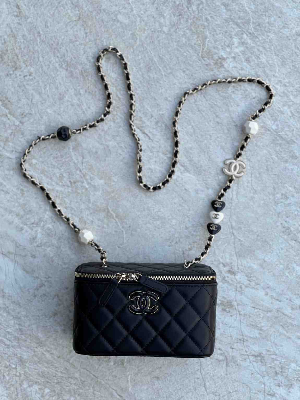 chanel small vanity bag