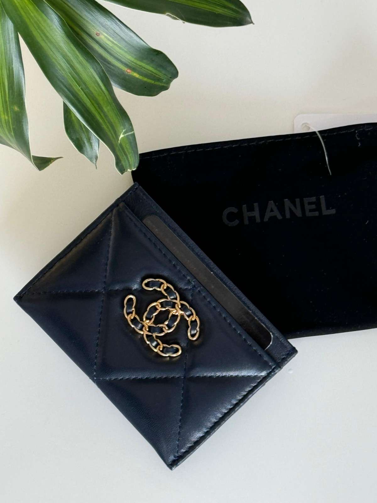 chanel 19 card wallet
