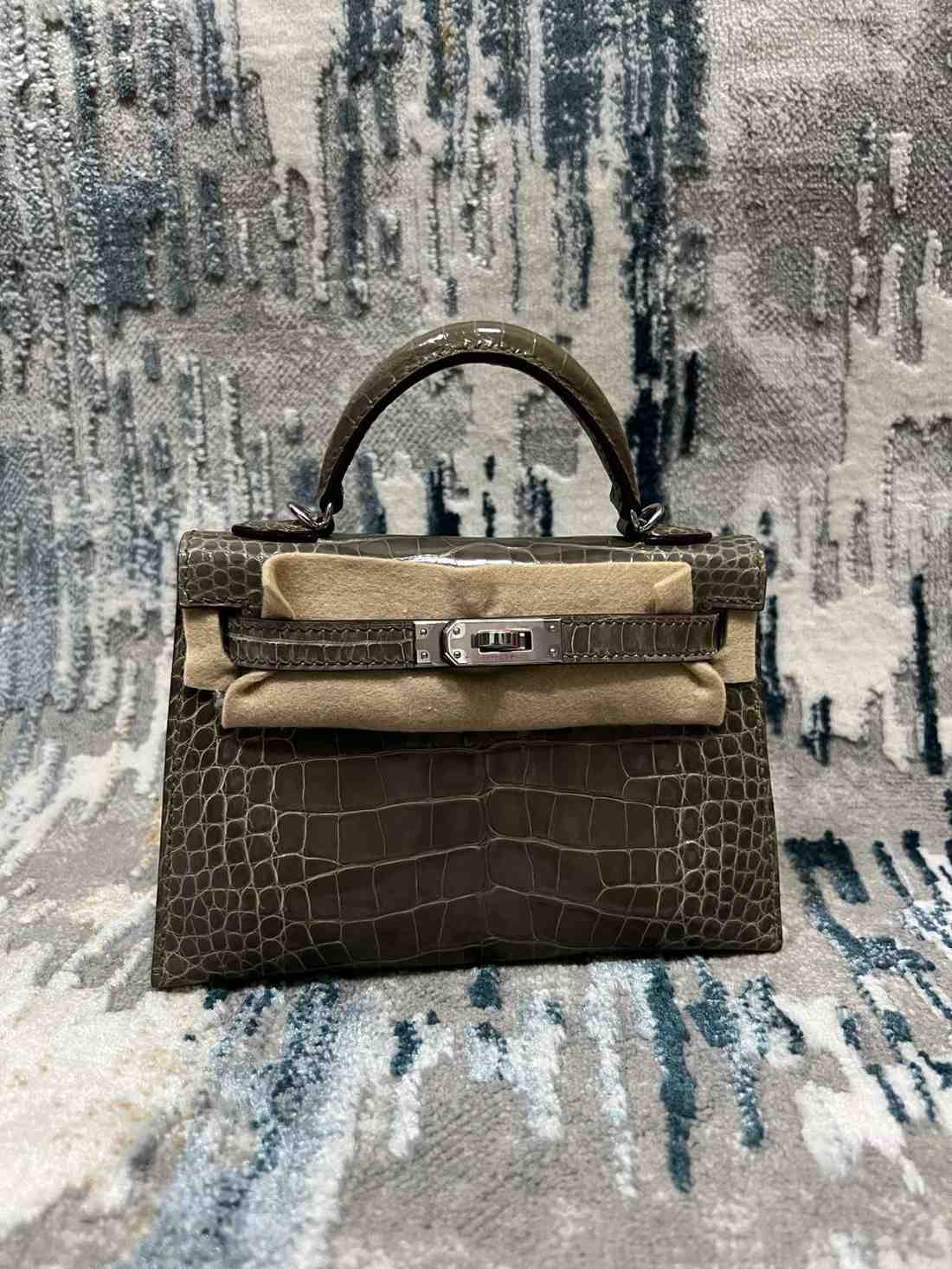 hermes kelly 20 crocodile