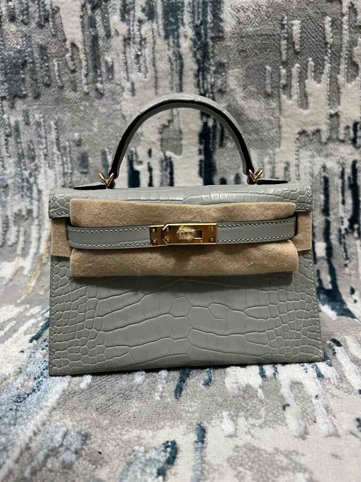 hermes kelly 20 crocodile