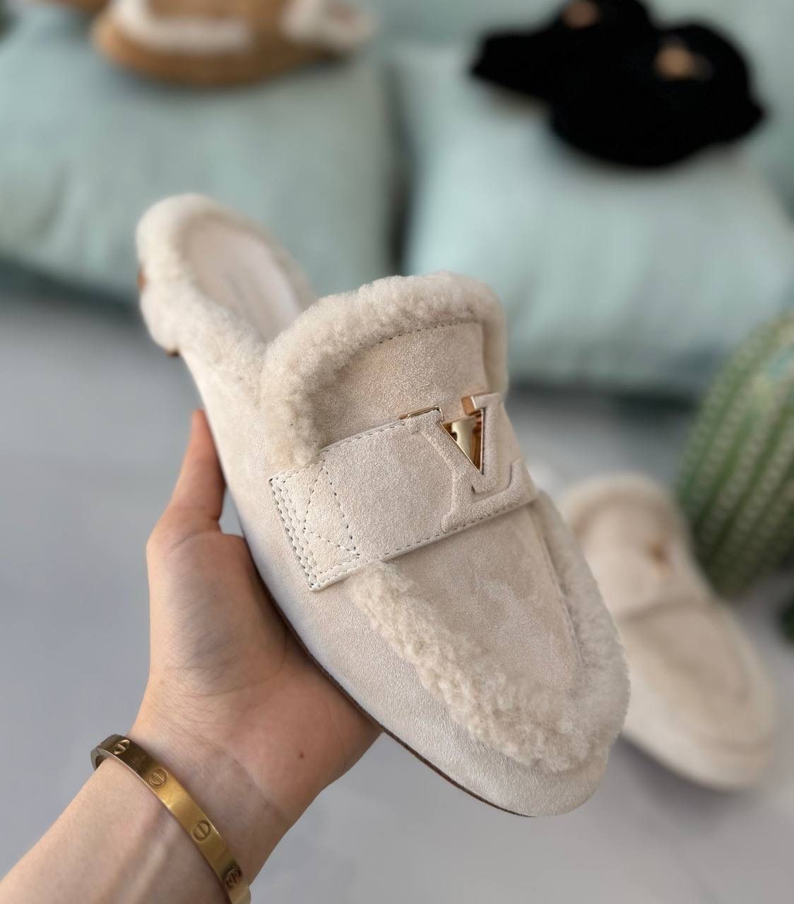 Lv Open Back Shearling Women Capri - Image 2