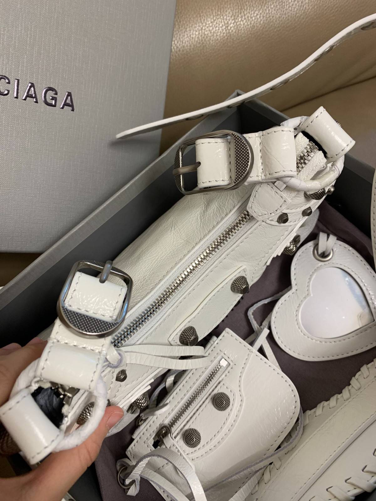 Balenciaga Le Cagole White Shoulder Bag - Image 5