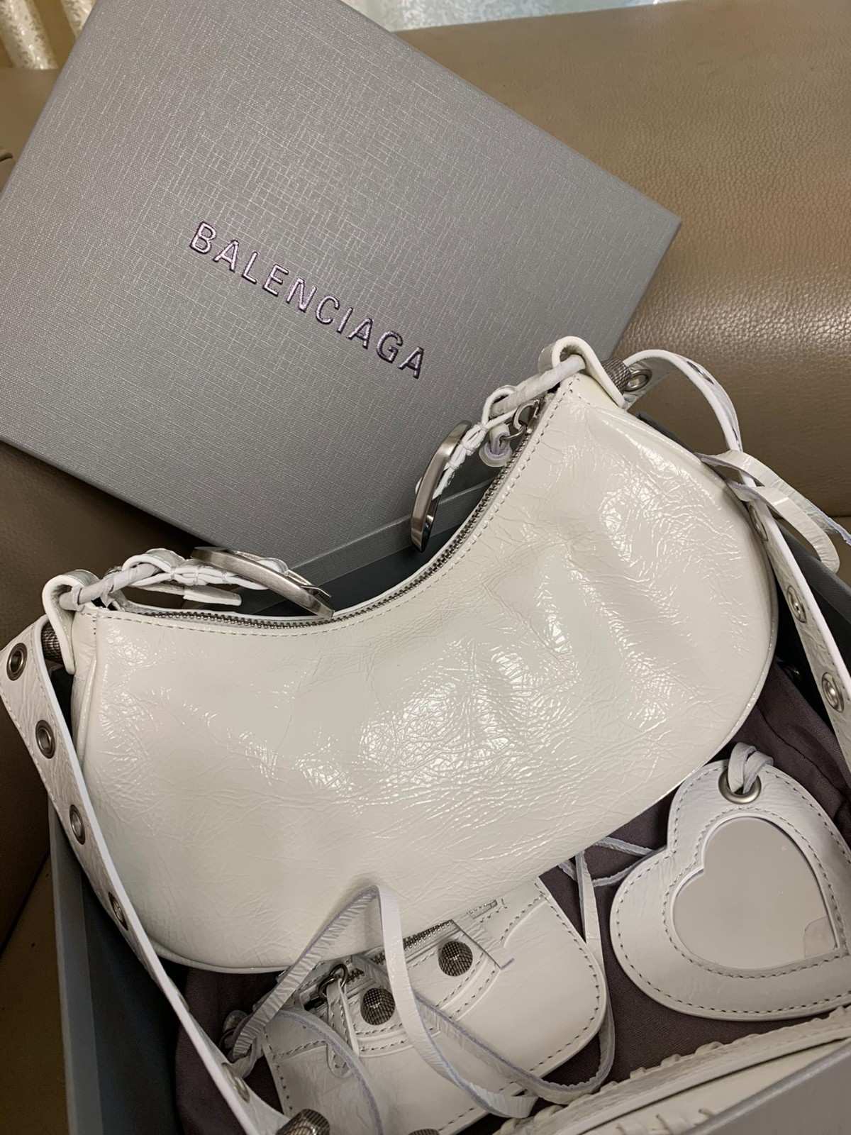 balenciaga le cagole white