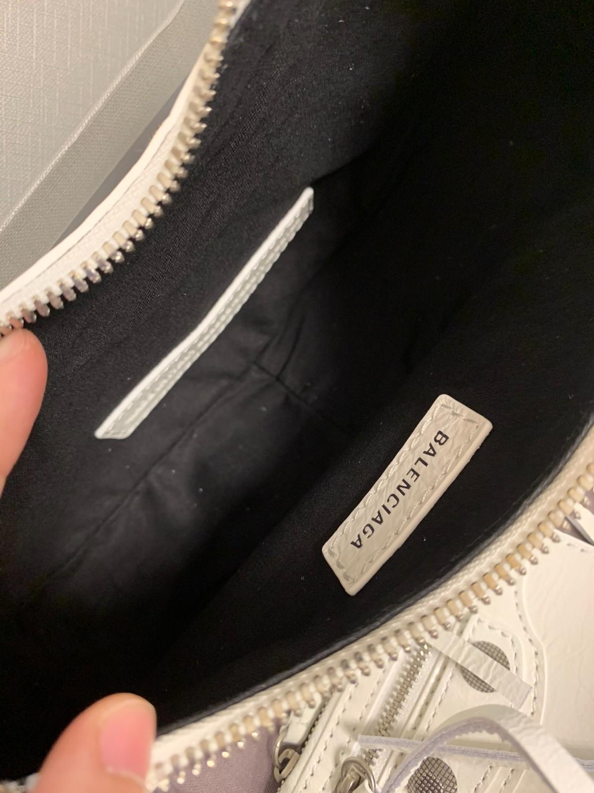 Balenciaga Le Cagole White Shoulder Bag - Image 9