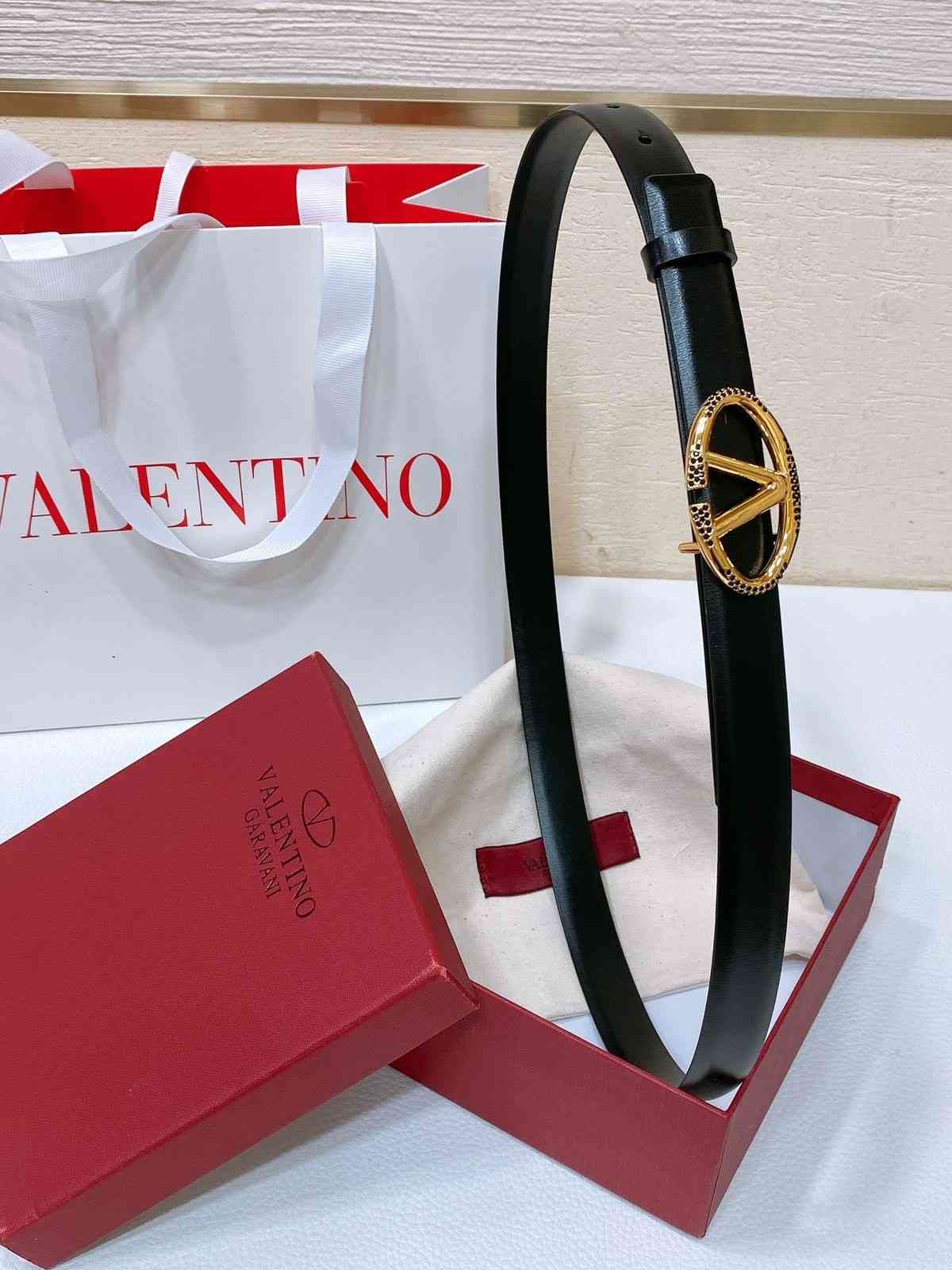 valentino bold edition belt