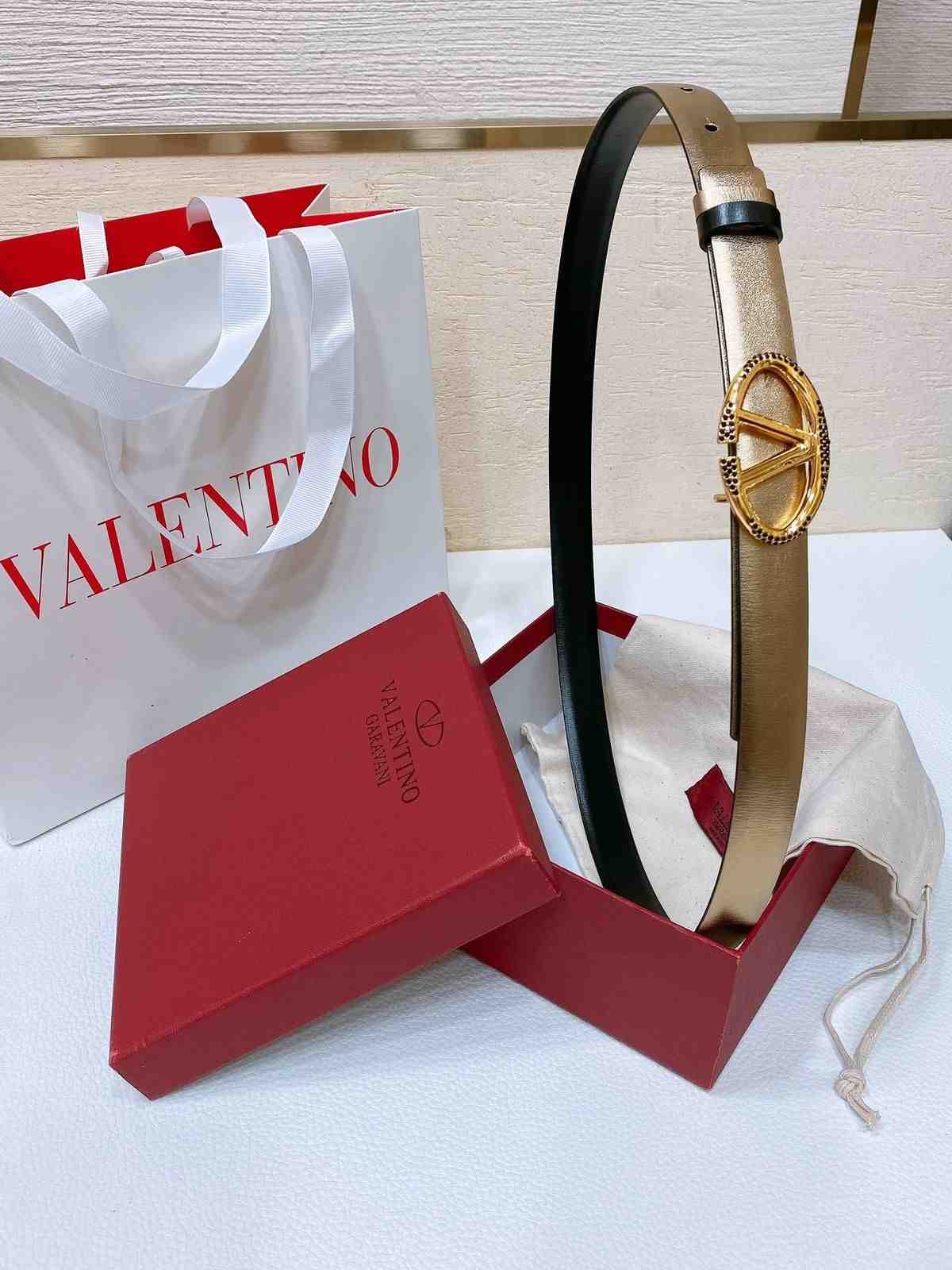 valentino bold edition belt