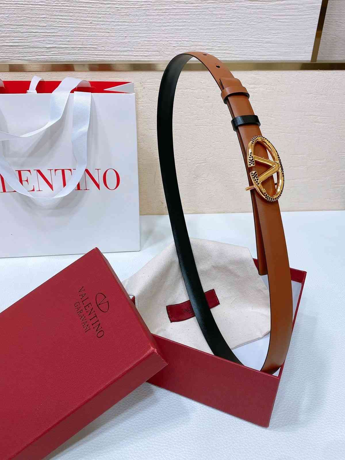 valentino bold edition belt