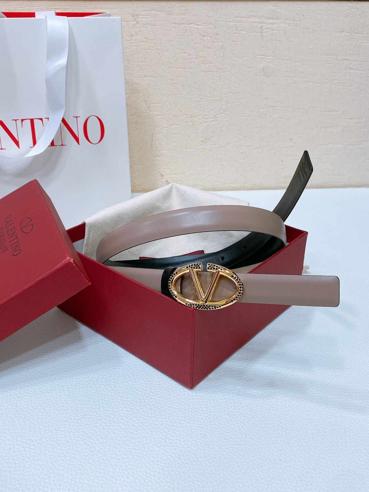 valentino bold edition belt