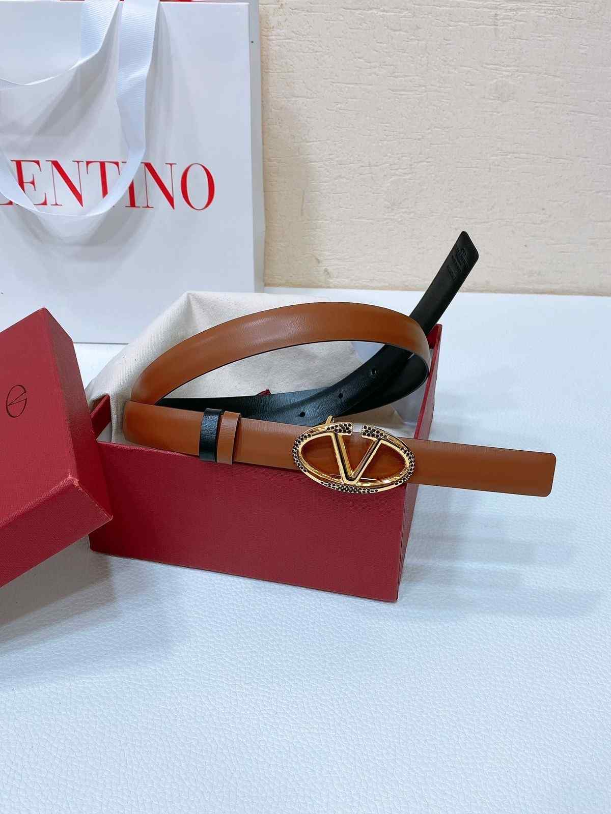 valentino bold edition belt