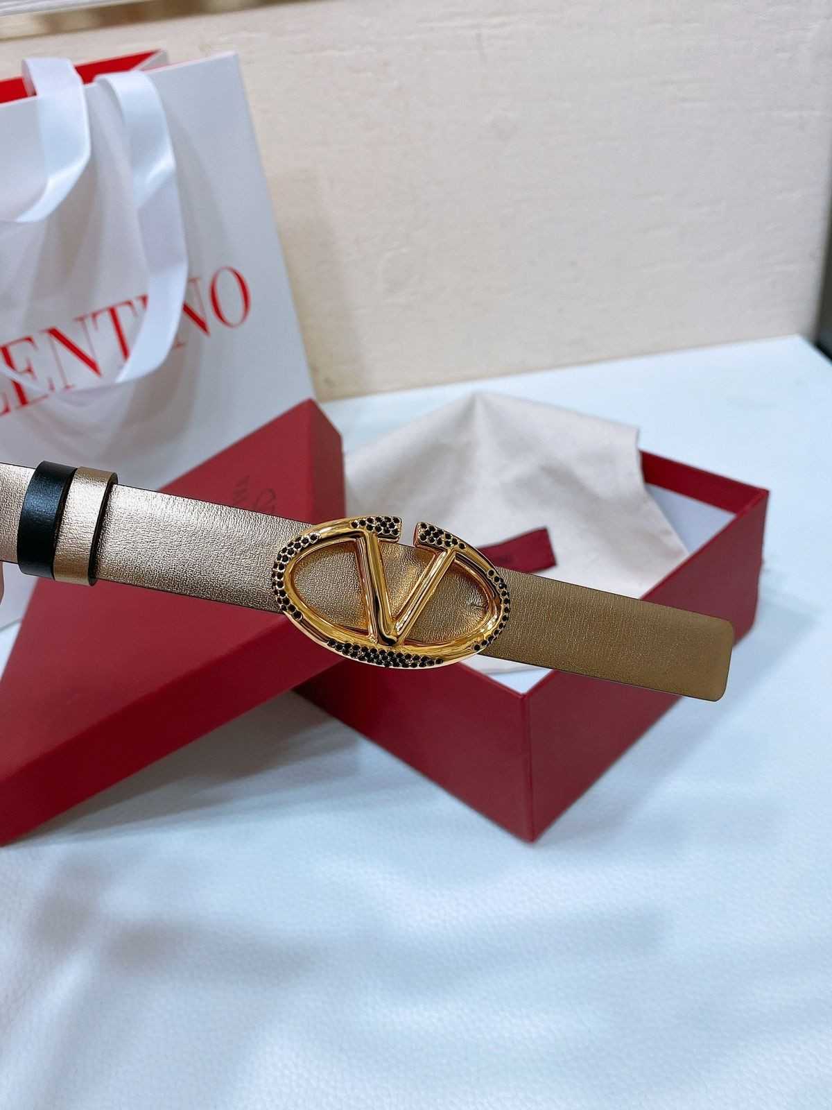 valentino bold edition belt