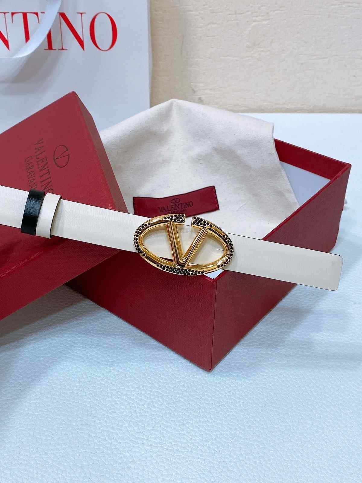 valentino bold edition belt