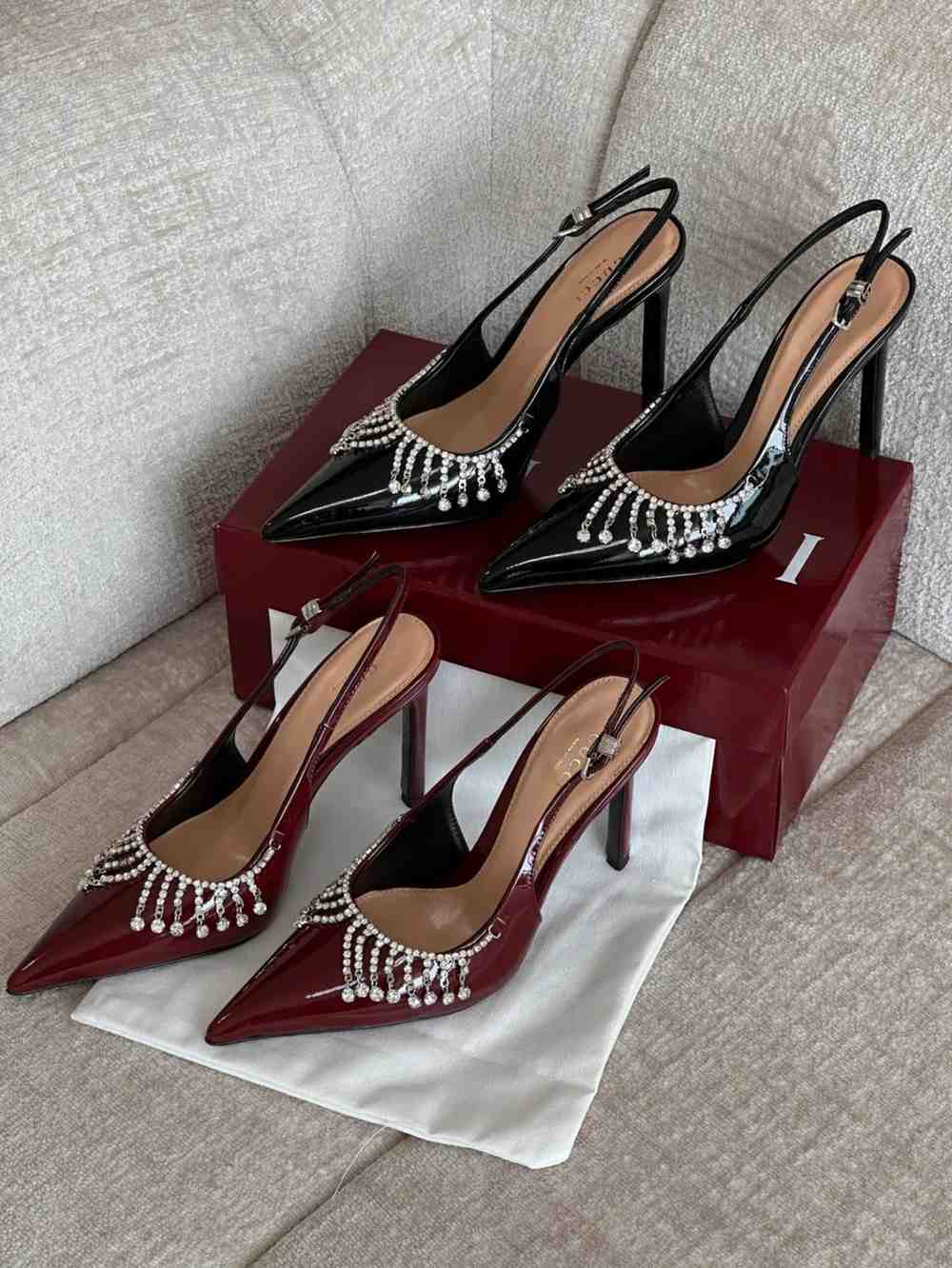 gucci crystal embellished pumps