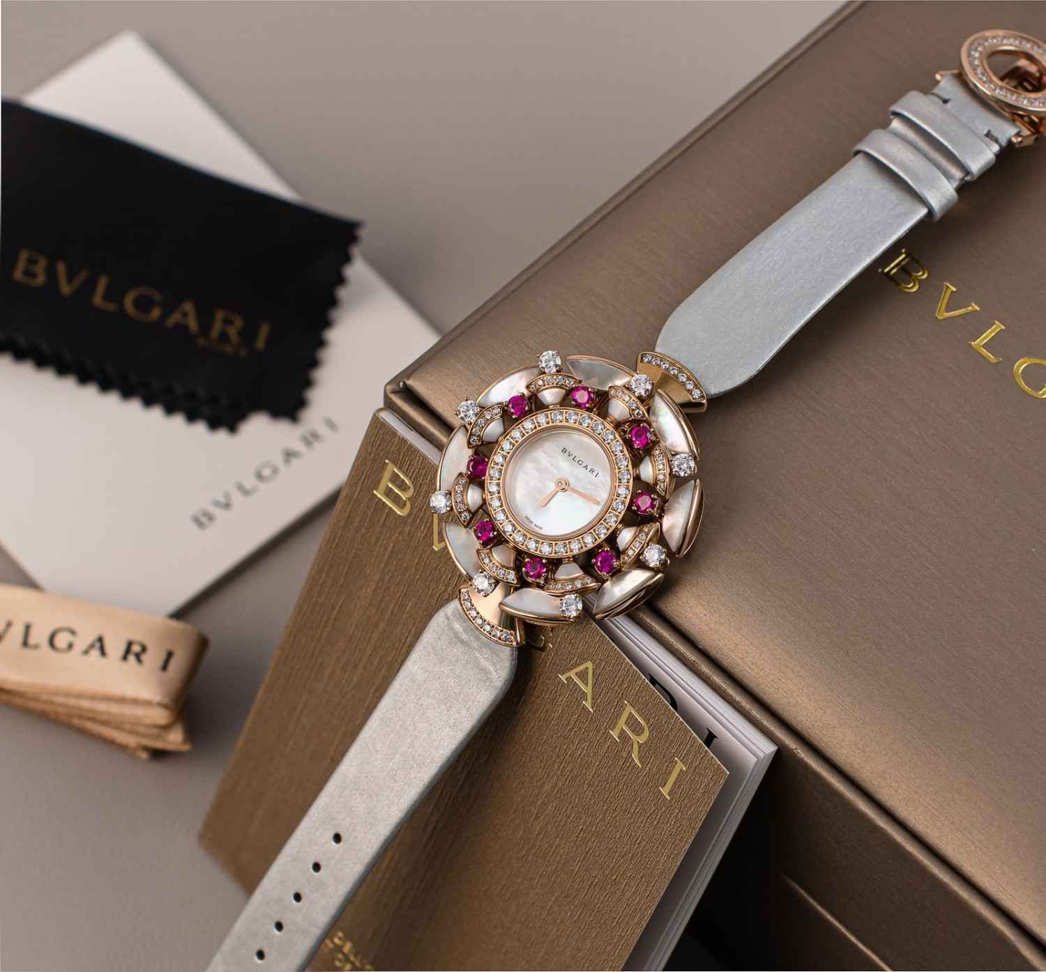 bulgari diva watch white