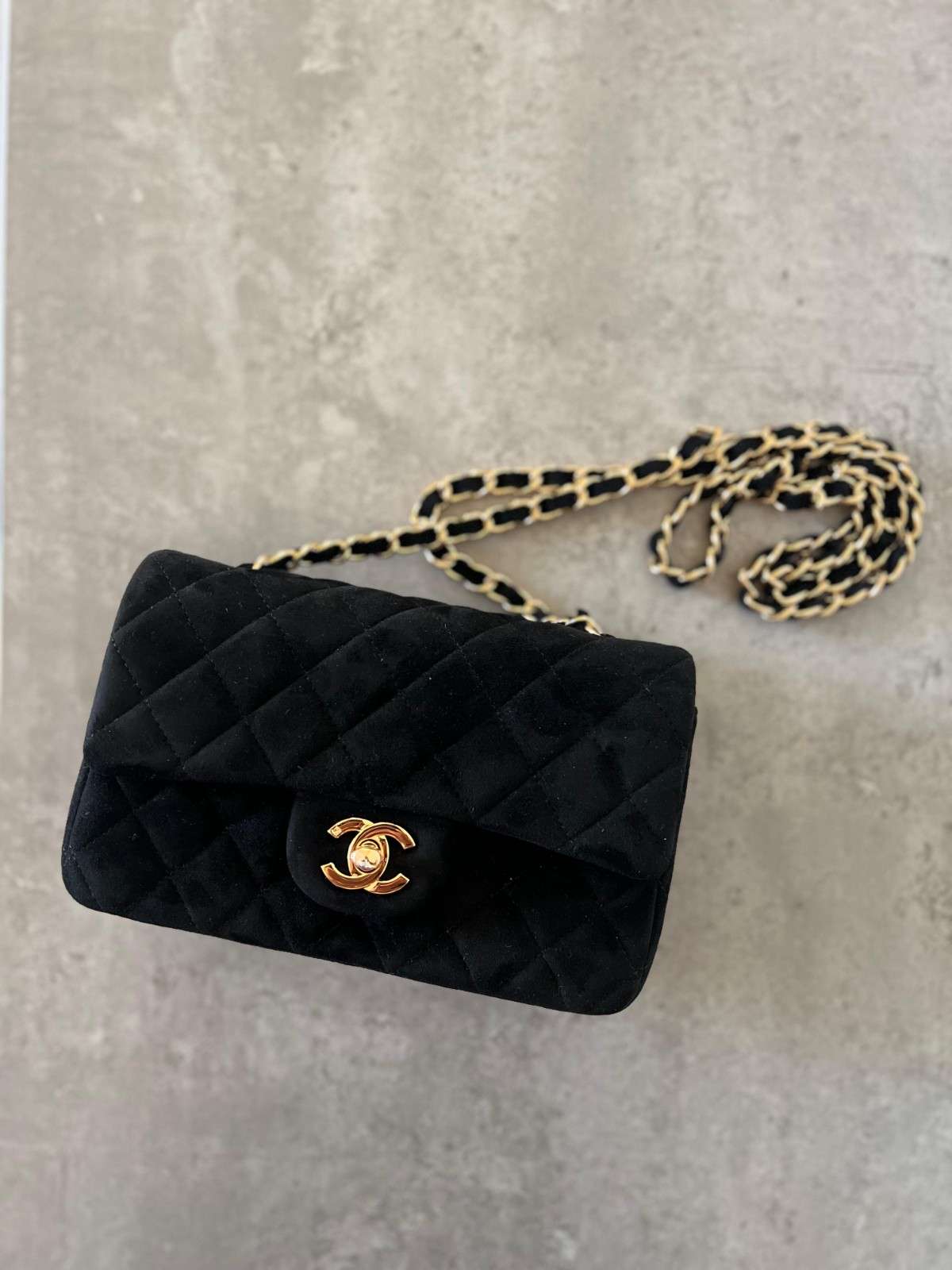 chanel suede bag black