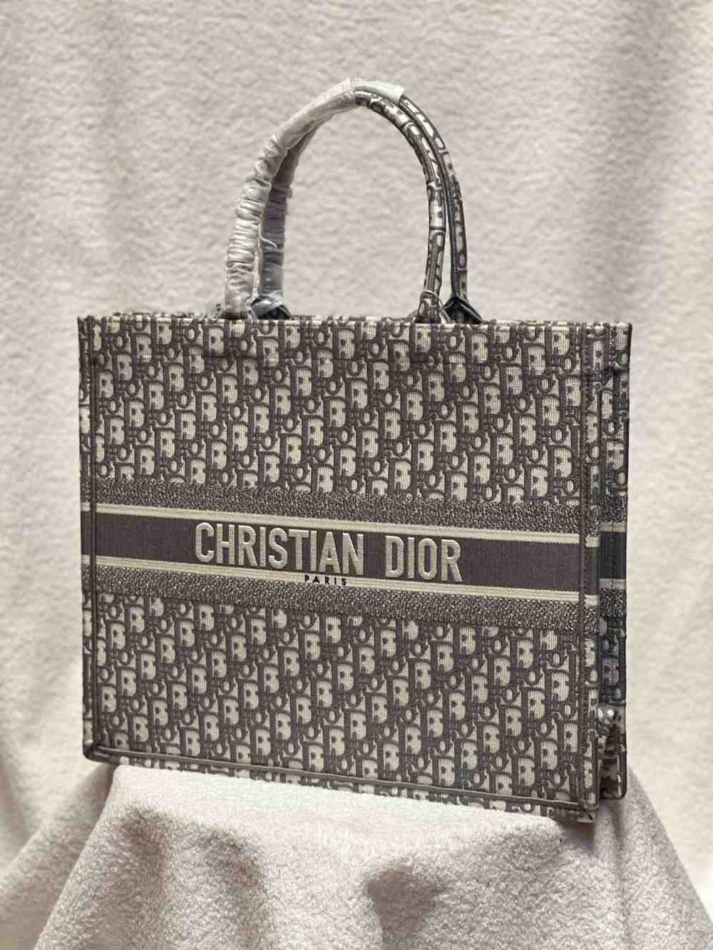 dior book tote embroidered bag