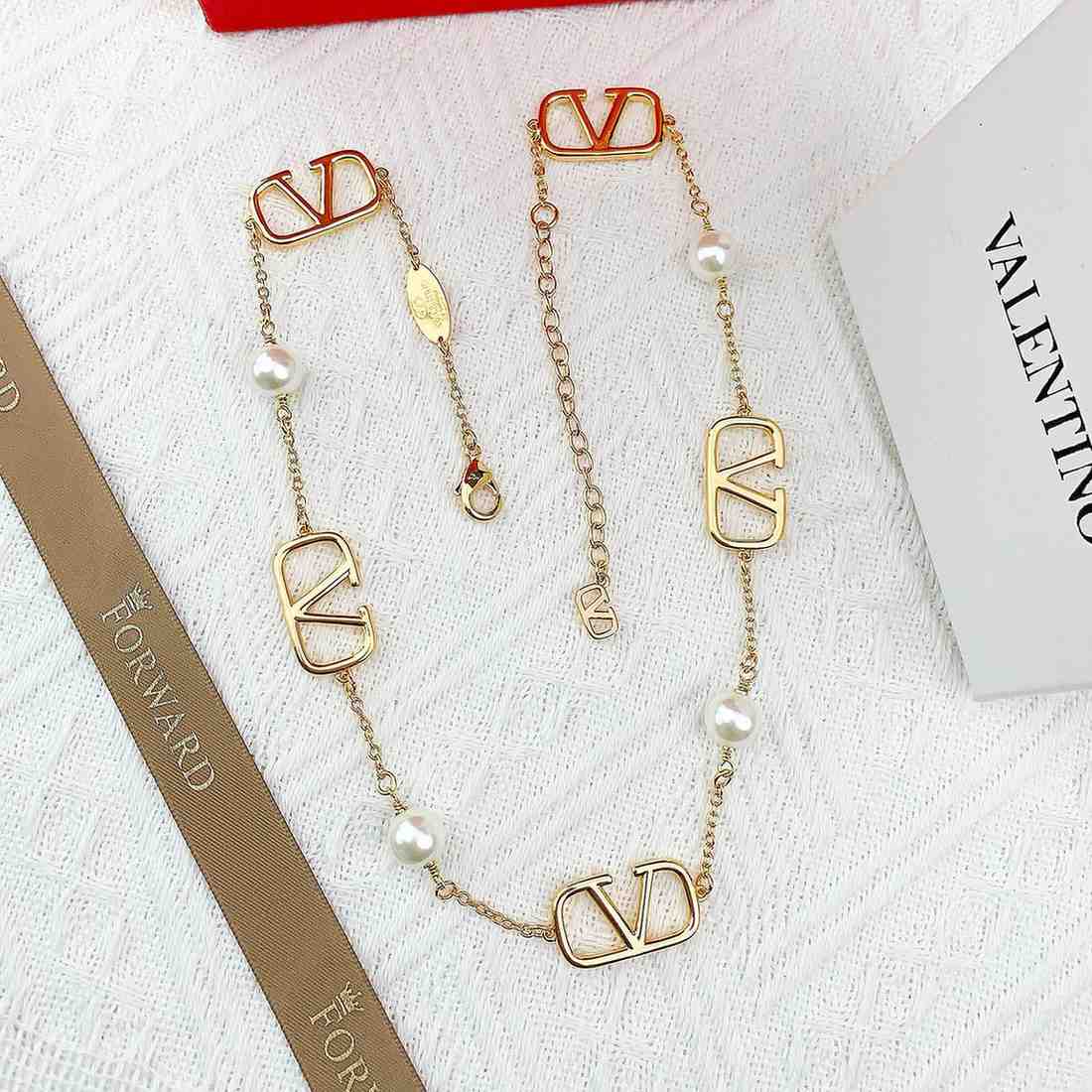 Valentino Garavani Vlogo Necklace & Earrings Gold