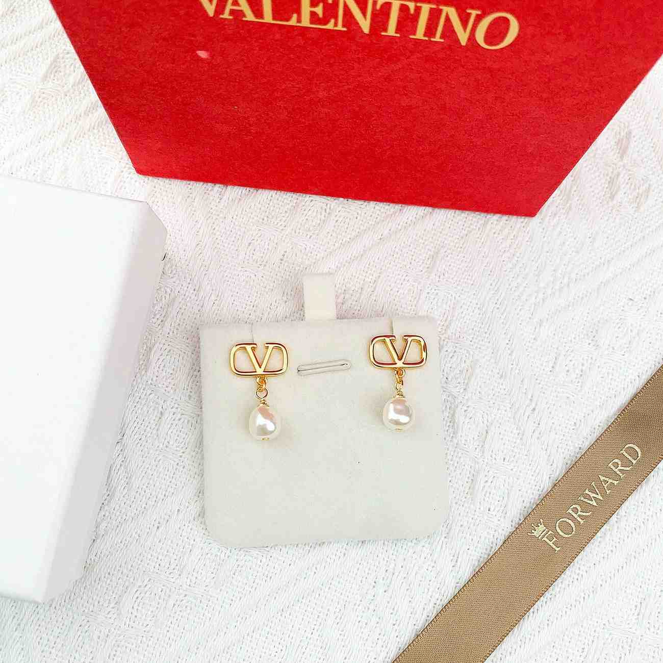 Valentino Garavani Vlogo Necklace & Earrings Gold