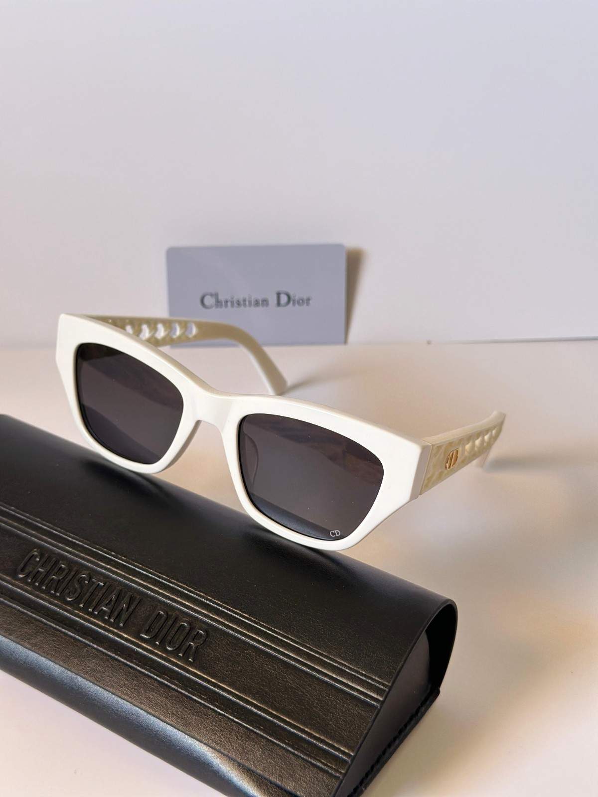 VeryDior S2I Square Sunglasses White