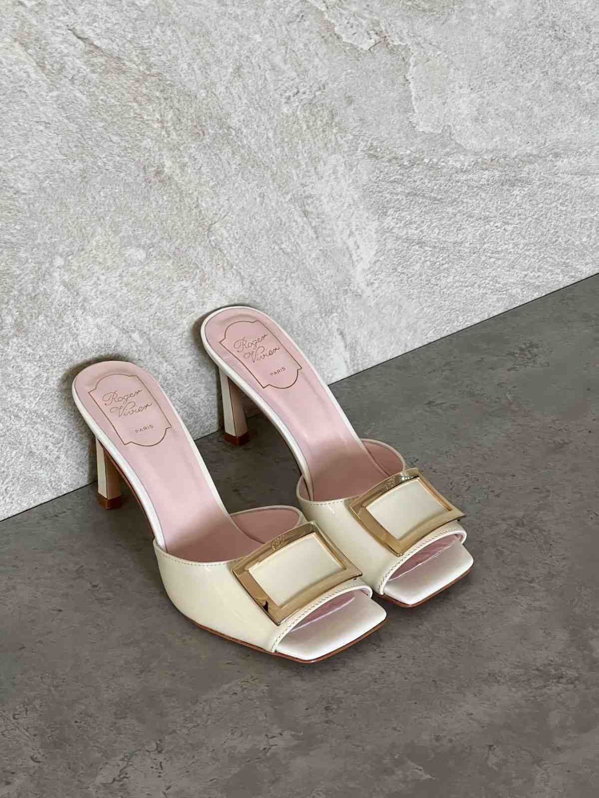 Roger Vivier Trompette Mules Pink