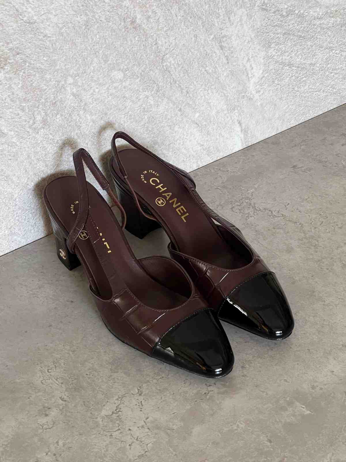 Chanel Leather CC Embossed Slingback Shoes chocolate