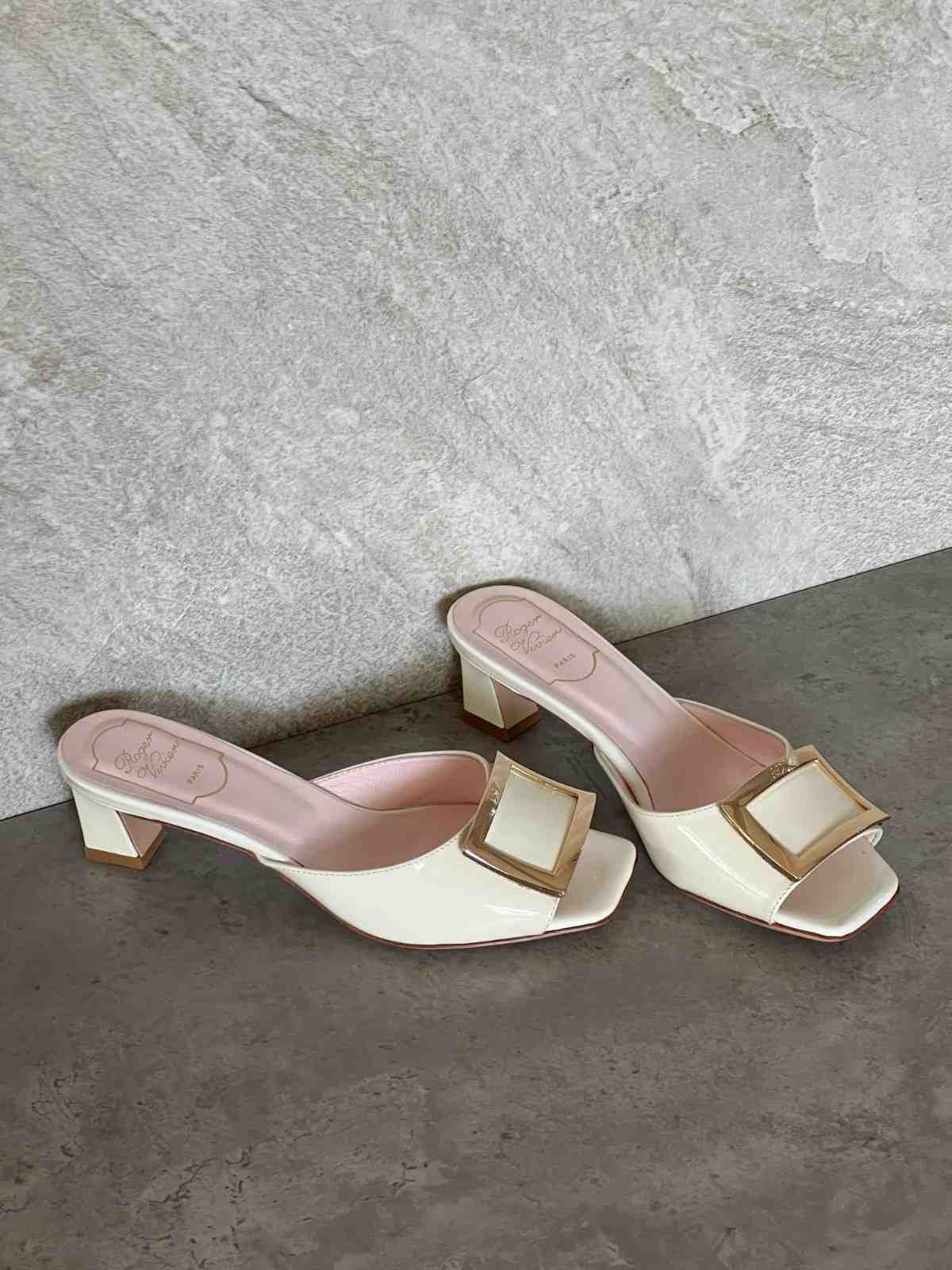 Roger Vivier Trompette Mules Pink