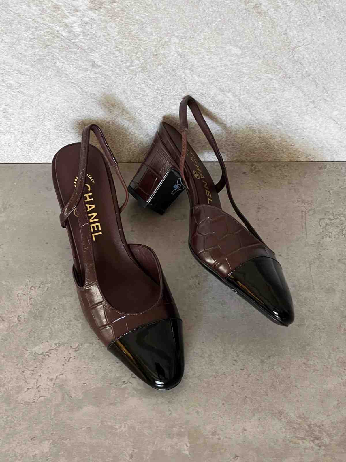 Chanel Leather CC Embossed Slingback Shoes chocolate