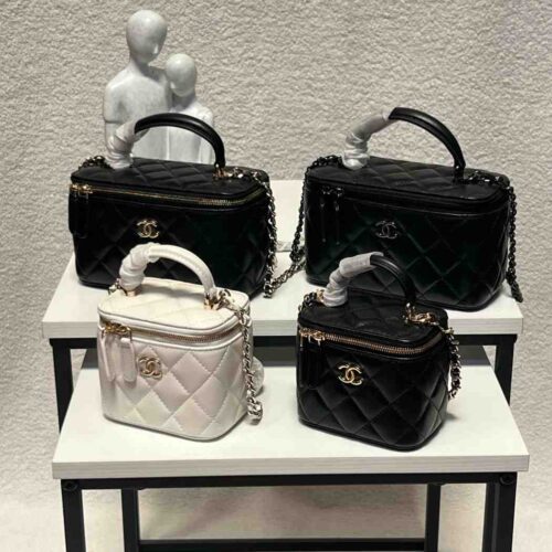 Chanel Vanity Case In Quilted Lambskin