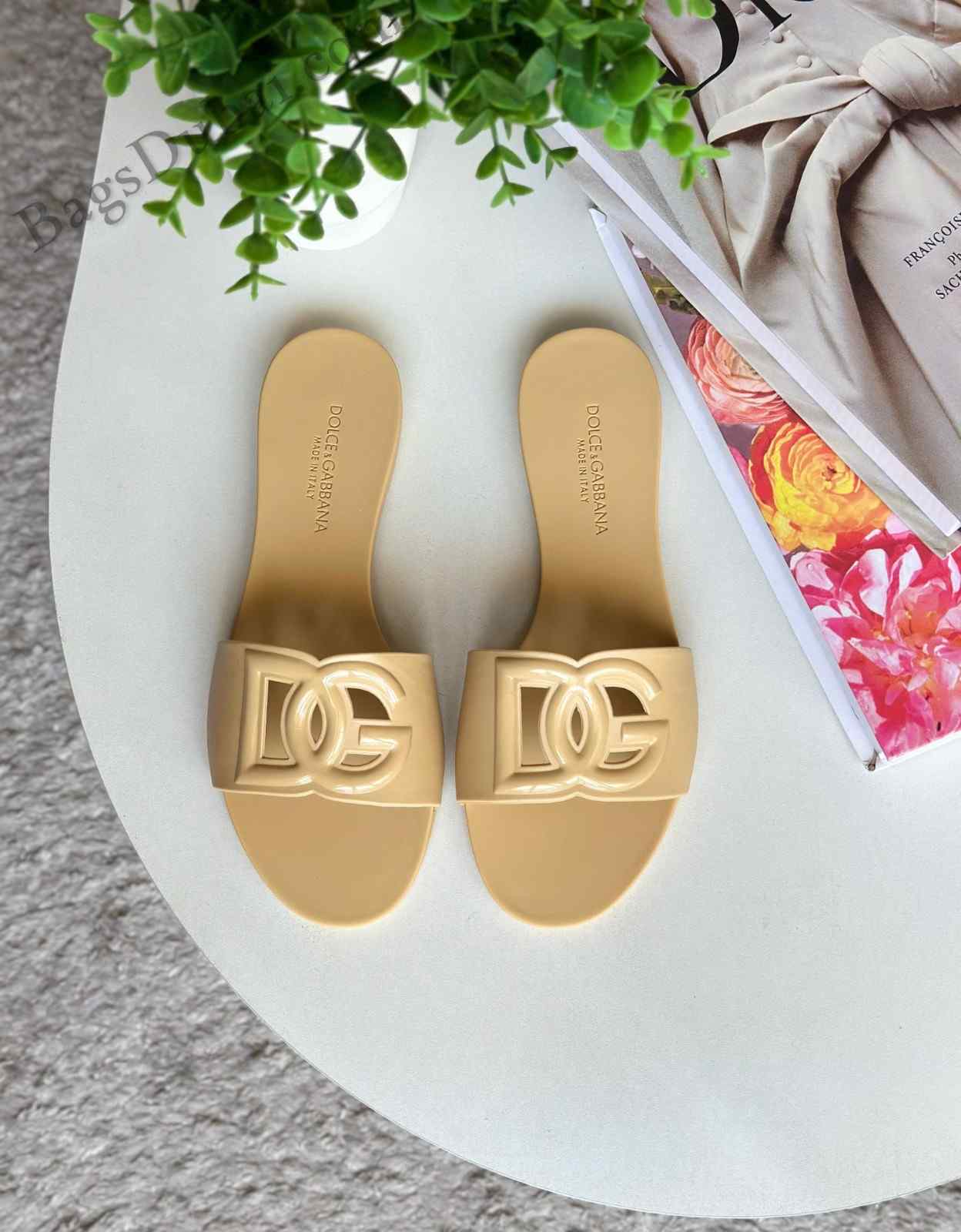 Dolce & Gabbana Sandals Rubber Beachwear Beige