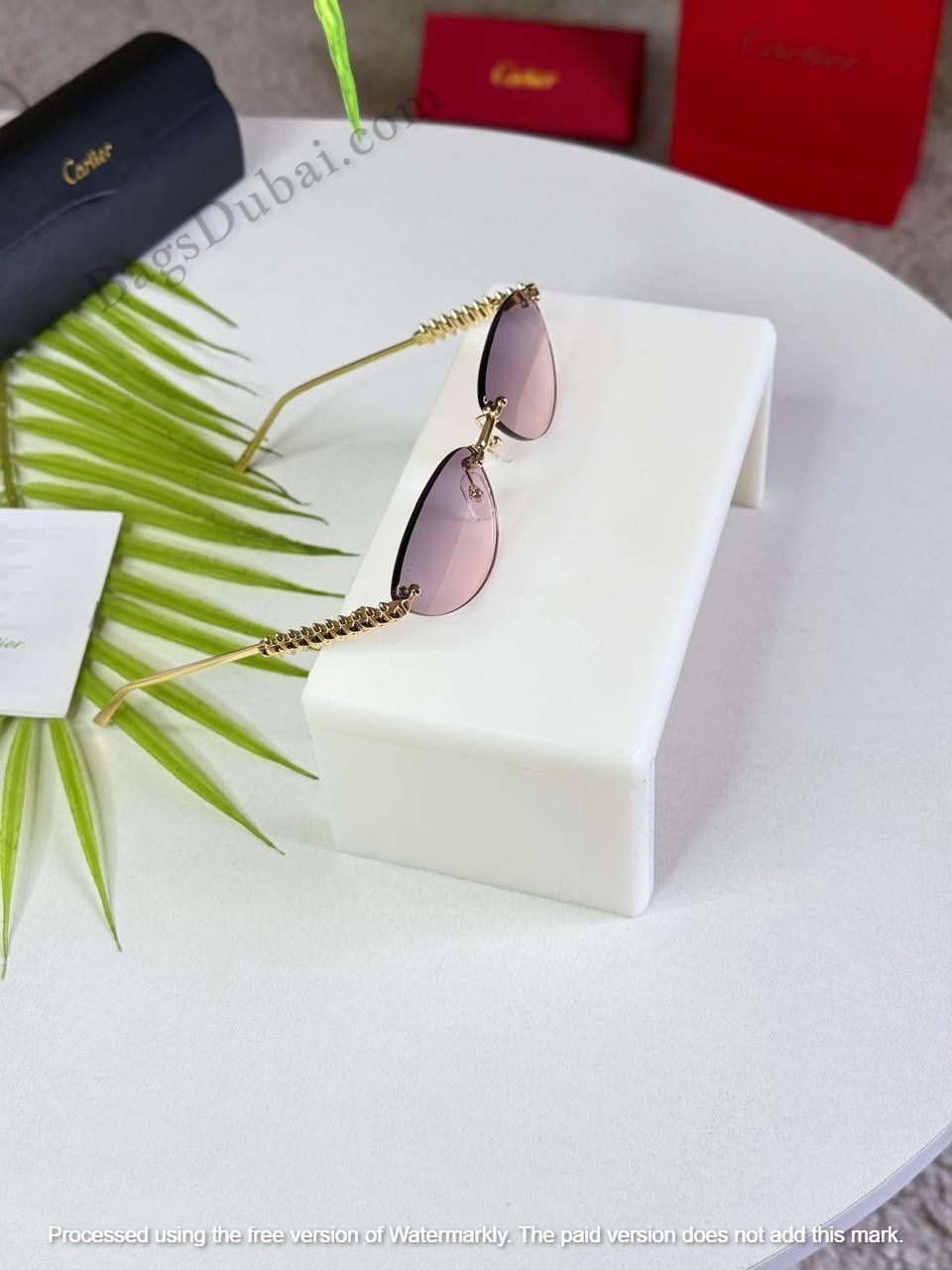 Clash de Cartier Sunglasses Pink