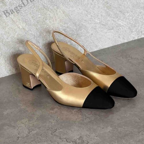 Chanel Pumps Golden