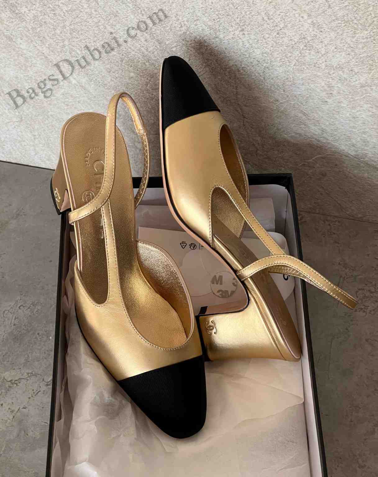 Chanel Pumps Golden