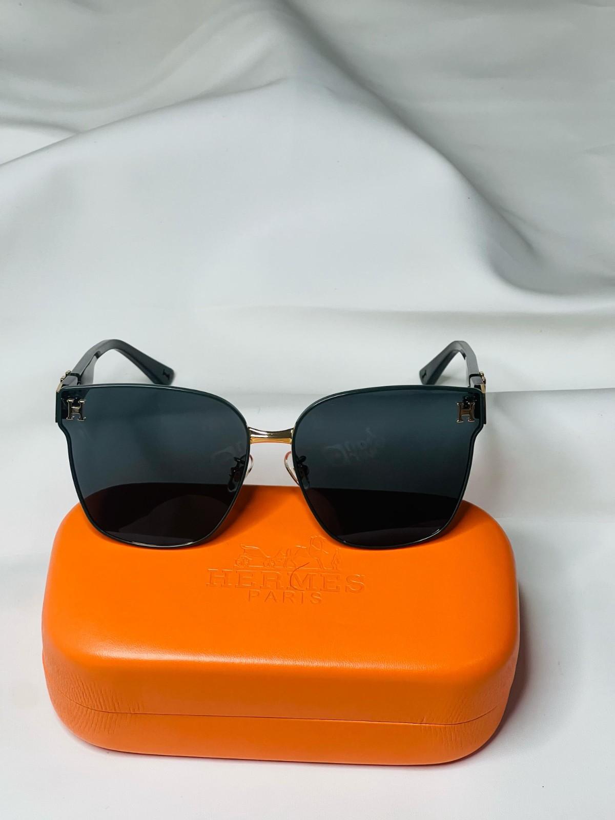 Hermes Sunglasses H logo Motif Black