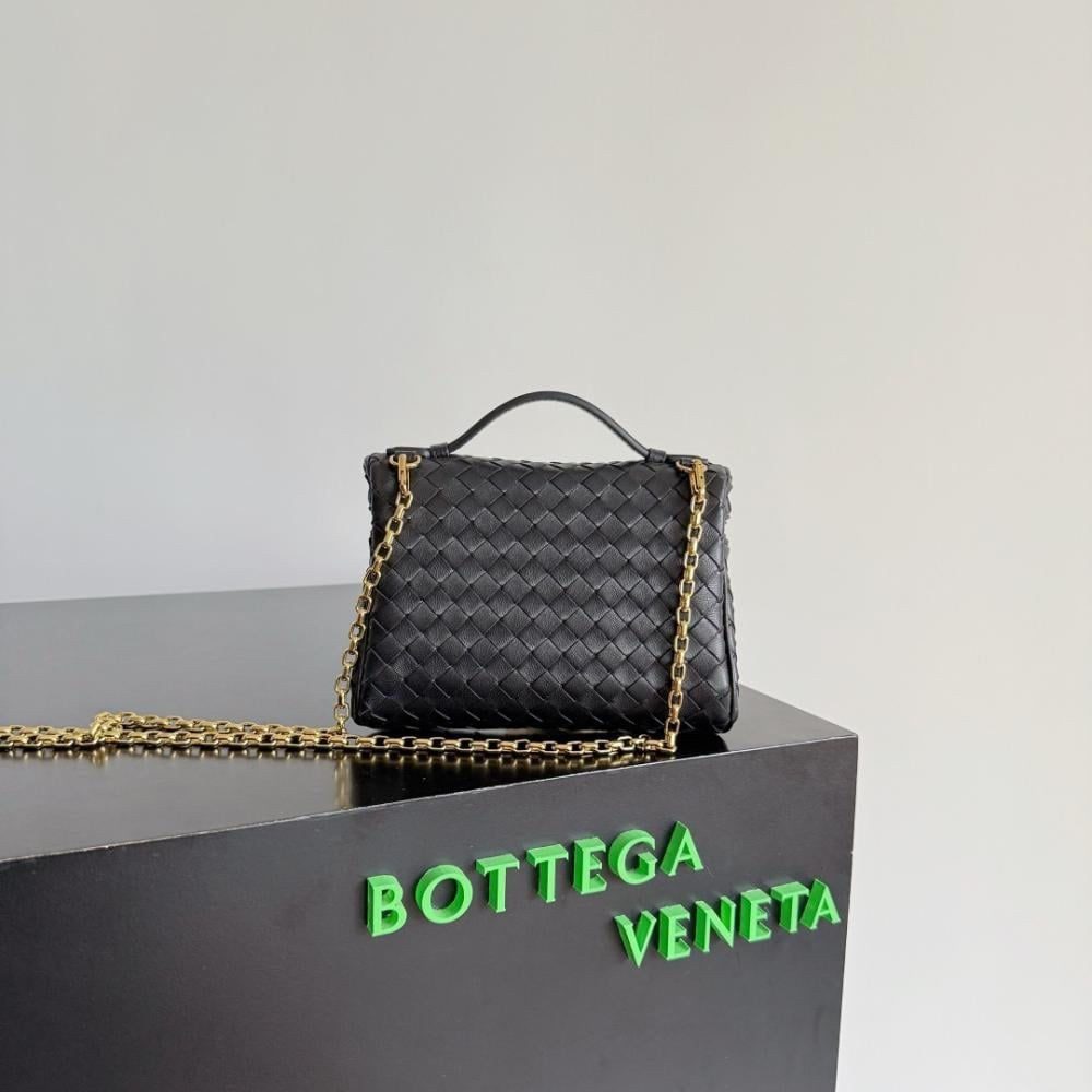 BOTTEGA VENETA Bag Soft Vanity Case Black