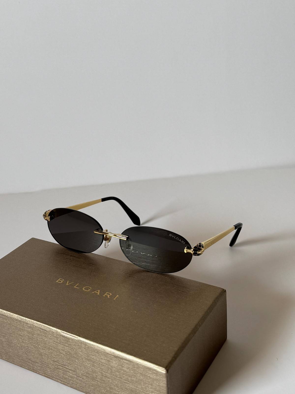 Bvlgari Sunglasses Oval Rimless Black